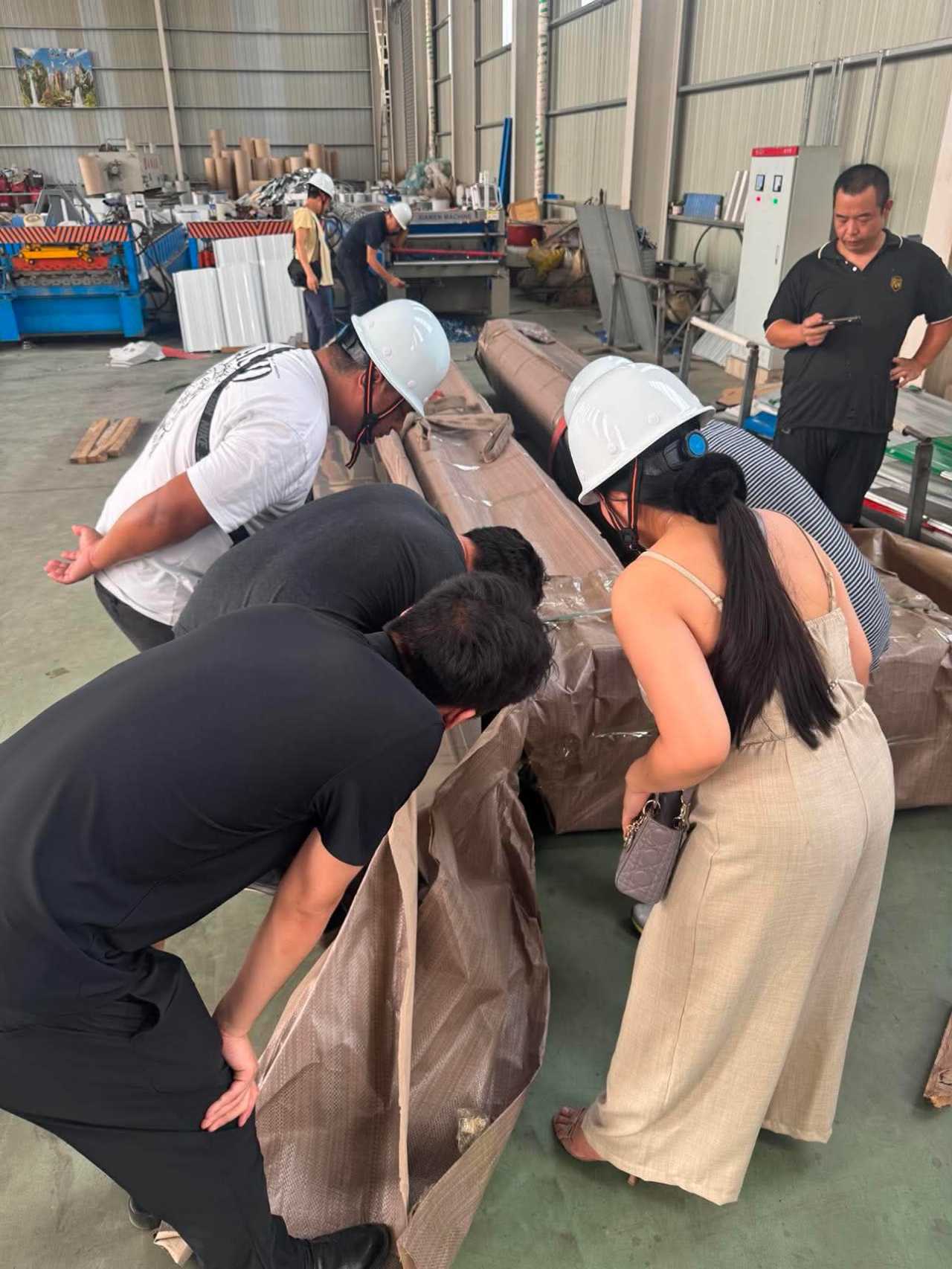 Philippine clients visit Qiaosi Steel China